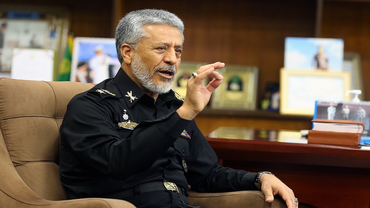 دریادار سیاری: اگر جنگ شود، زیانی که آنها میبینند بیشتر از ما است دریادار سیاری: اگر جنگ شود، زیانی که آنها میبینند بیشتر از ما است