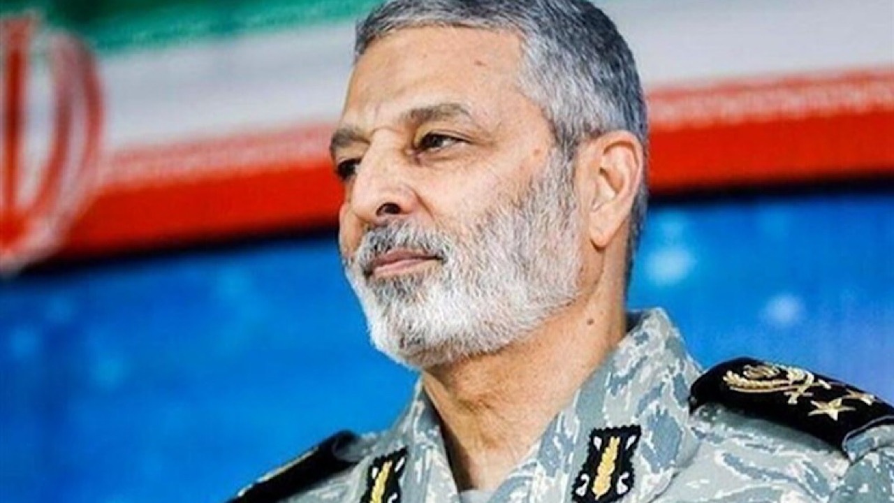 تقدیر رئیس ستاد کل نیروهای مسلح از حضور مردم در تشییع شهدای گمنام تقدیر رئیس ستاد کل نیروهای مسلح از حضور مردم در تشییع شهدای گمنام