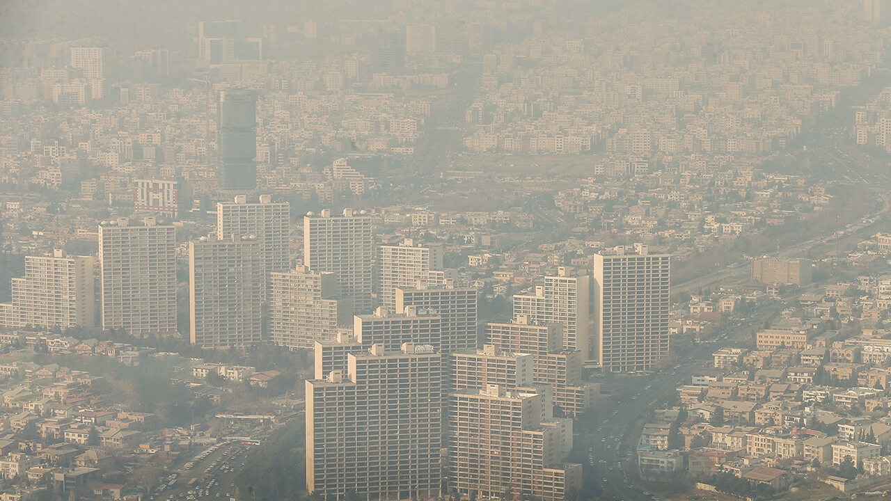 پدیده وارونگی دما در تهران شدت گرفته است پدیده وارونگی دما در تهران شدت گرفته است