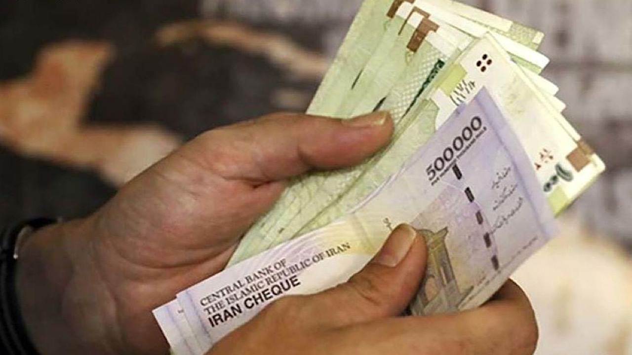 عیدی ۱۰ میلیون تومانی ابلاغ شد/ ممنوعیت پرداخت هرگونه وجه دیگری به عنوان پاداش پایان سال