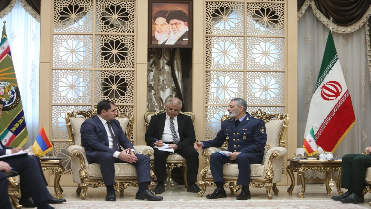 سرلشکر موسوی: آماده توسعه همکاریهای نظامی با نیروهای مسلح ارمنستان هستیم سرلشکر موسوی: آماده توسعه همکاریهای نظامی با نیروهای مسلح ارمنستان هستیم